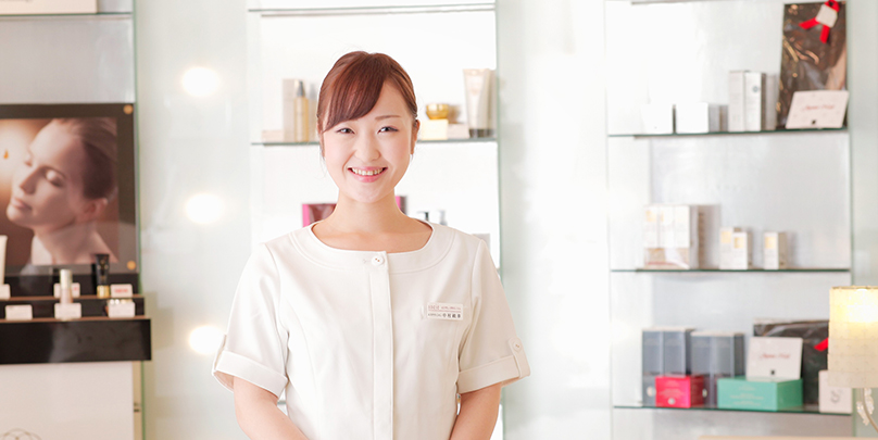 中村綾華さん／時間限定勤務でも、フルタイムと同等の月労働時間でがんばるママエステティシャン。