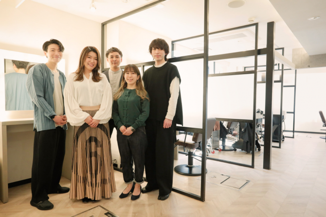 【東京】Rr SALON AOYAMA/コロナ禍中の移転から9カ月でGOLD Prize受賞!艶カラー、オリジナルトリートメント「艶髪」特化サロン