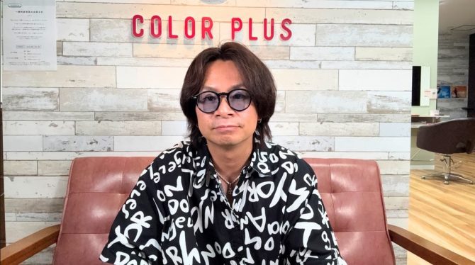 カラープラス 村田 隆行/白髪染め2,980円は、なぜ可能? 時短オペ×復職美容師に見る新モデル。